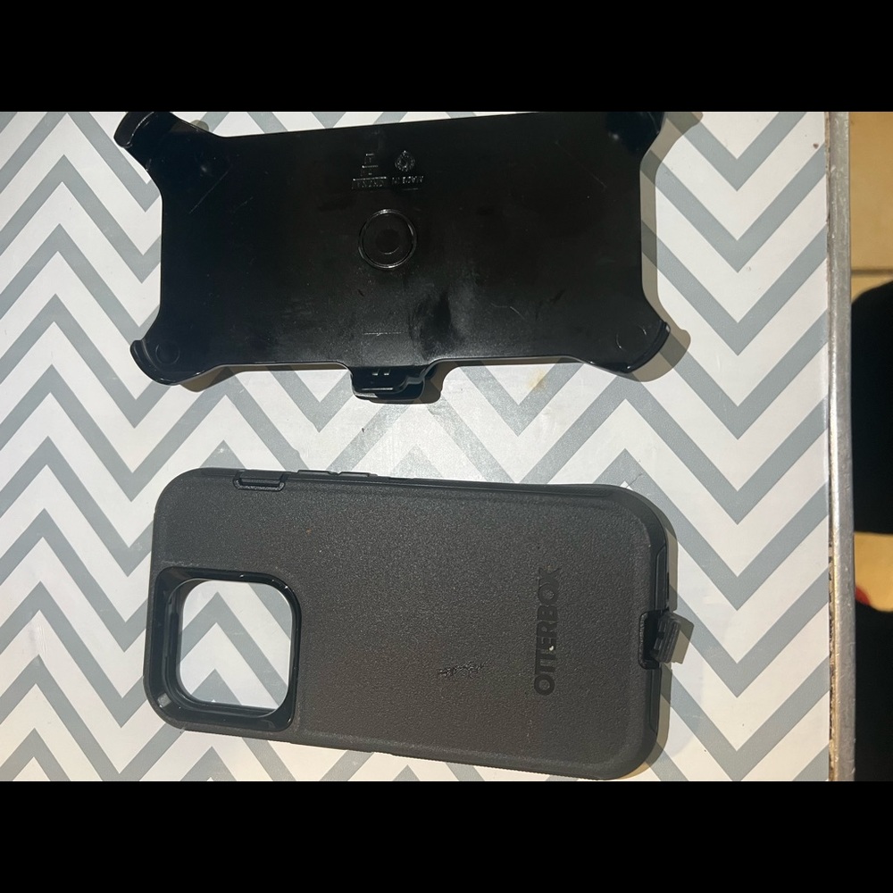 Otterbox defender iPhone 13